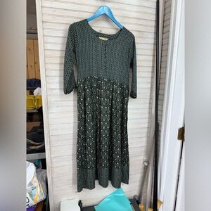 NEW Handmade in India Women’s M Green & Gold Dress with Covered Buttons